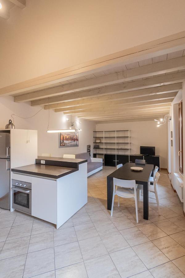 Trilocale Rua Sovera 85 - F&L Aparment Бреша Екстериор снимка