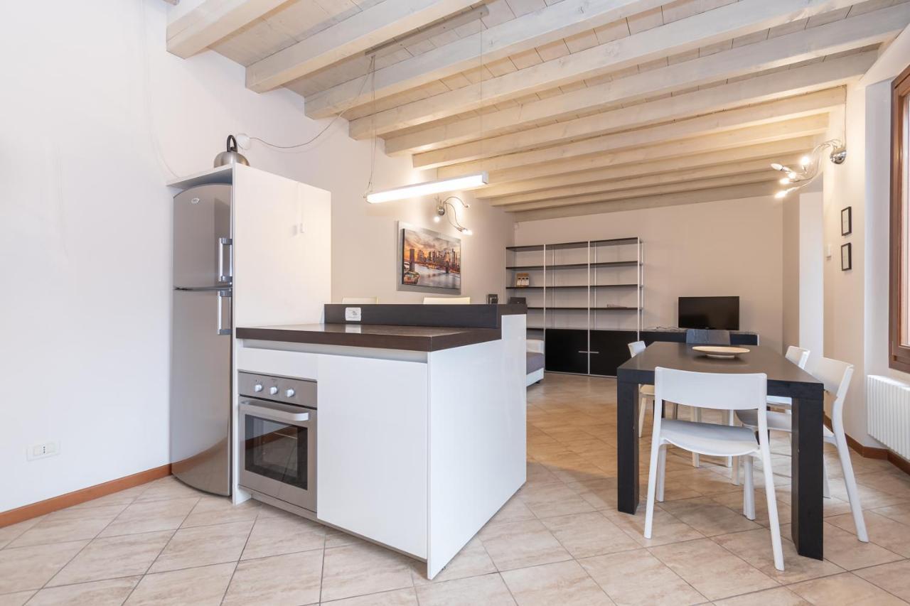 Trilocale Rua Sovera 85 - F&L Aparment Бреша Екстериор снимка